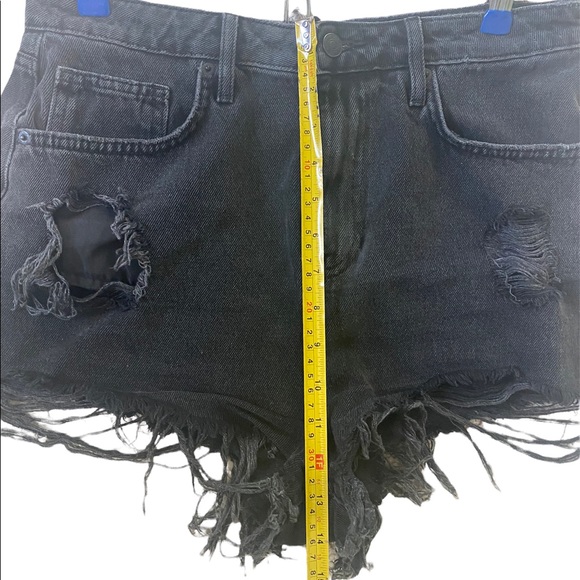 Forever 21 High Rise Black Distressed Denim Jean Fray Hem Shorts Size 30 - Picture 5 of 11
